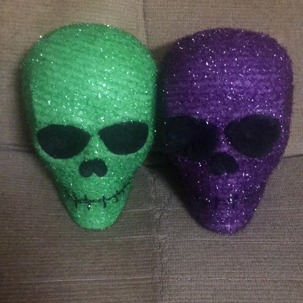 Avon Day Of The Dead Light Up Skulls (2)